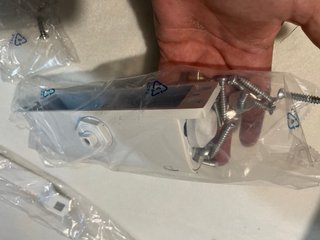 Cierrapuertas Yale 3500 con brazo de retención