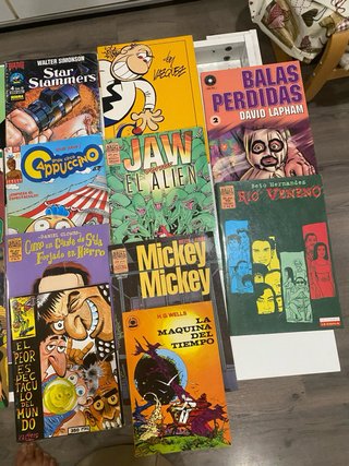 Lote 30 comics friky