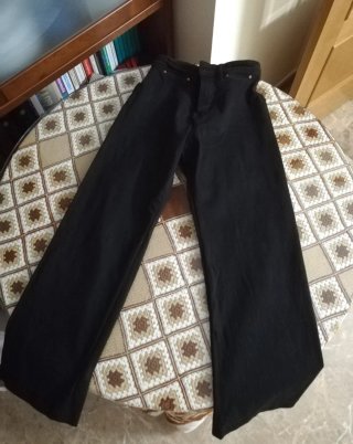 Pantalones en perfecto estado vaqueros negros