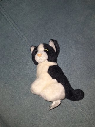 Peluche gato blanco y negro