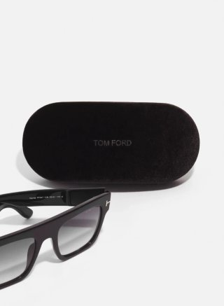 Gafas de sol Tom Ford SHINY BLACK / GRADIET SMOKE