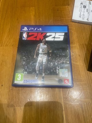 PS4 (PlayStation 4) Negra + 2 Mandos + 4 Juegos