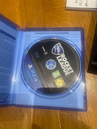 PS4 (PlayStation 4) Negra + 2 Mandos + 4 Juegos