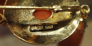 Orecchini in oro 18 KT e corallo naturale