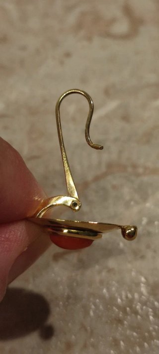 Orecchini in oro 18 KT e corallo naturale