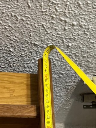 Estantería alta de madera