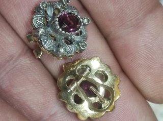 Pendientes antiguos con piedra morada