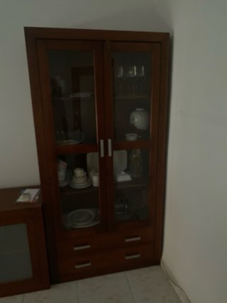 Mueble de salón madera y cristal