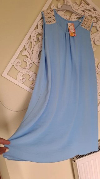 Vestido azul con detalles de encaje L