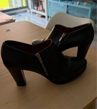 Botines negros tacón con cremallera