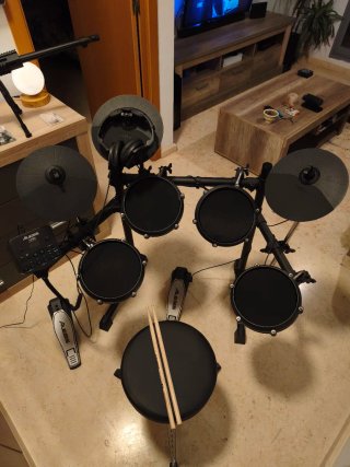 Batería Electrónica Alesis