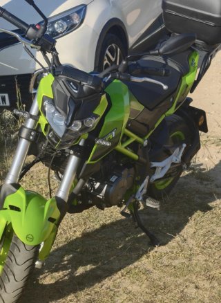 Benelli TNT 125 Verde y Negra