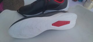 Tenis Puma Negros y Rojos