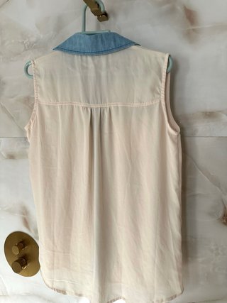 Blusa sin mangas beige y azul Talla L