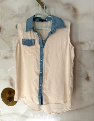 Blusa sin mangas beige y azul Talla L
