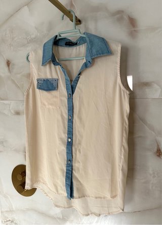 Blusa sin mangas beige y azul Talla L