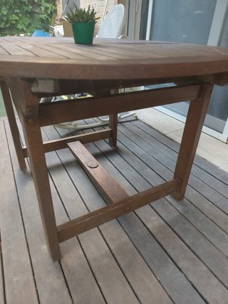 Mesa redonda de teca para jardín
