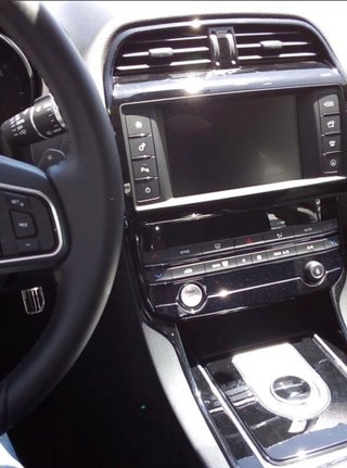 Jaguar XE 2018 pure aut. 77300km motor averiado