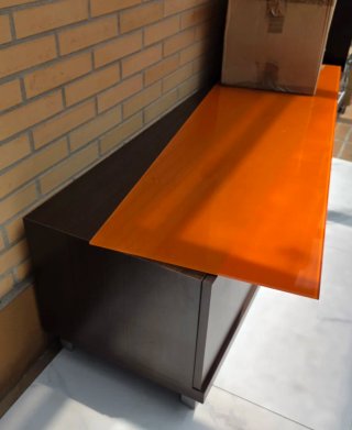 Muebles de salón con tapa naranja