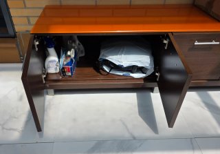 Muebles de salón con tapa naranja