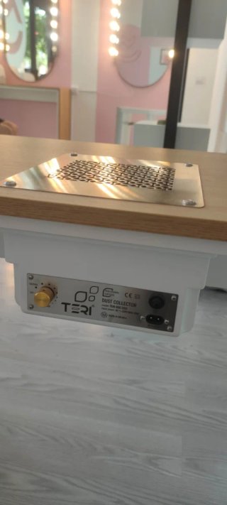 Mesa de manicura profesional