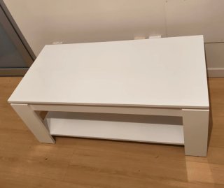 Mesa de centro elevable.