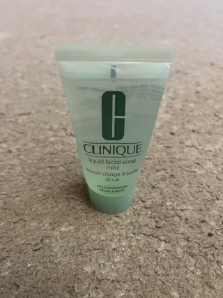 Neceser Clinique Nuevo con Productos y Maquillaje