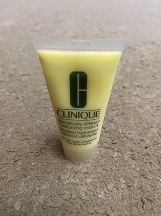 Neceser Clinique Nuevo con Productos y Maquillaje