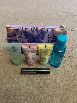 Neceser Clinique Nuevo con Productos y Maquillaje