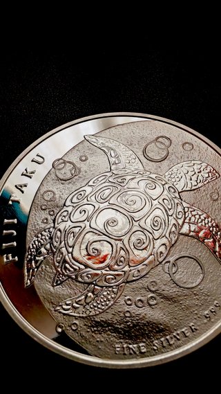 Fiji Taku Tortuga Carey 2012 5oz Plata 999