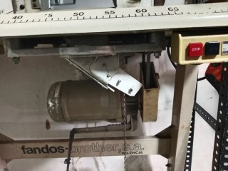 2 Máquinas de coser industrial