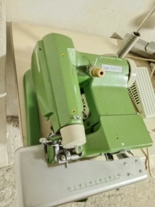 2 Máquinas de coser industrial