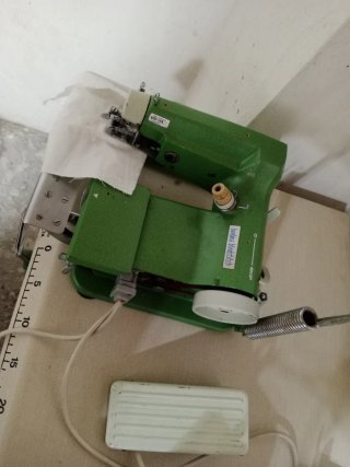 2 Máquinas de coser industrial