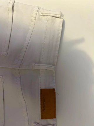 Pantalones vaqueros blancos rotos
