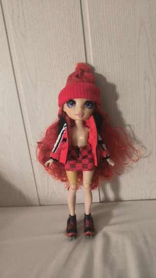 Muñeca Rainbow High pelirroja