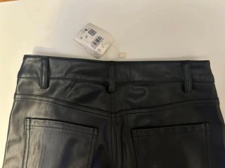 Pantalones negros efecto piel