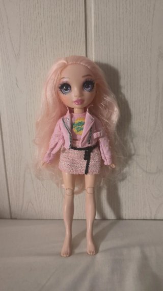 Muñeca Rainbow High Rosa