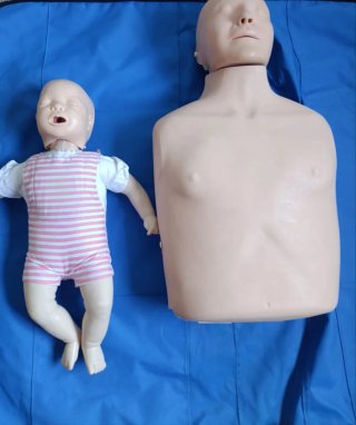 Maniquí Laerdal RCP Adulto y Pediátrico