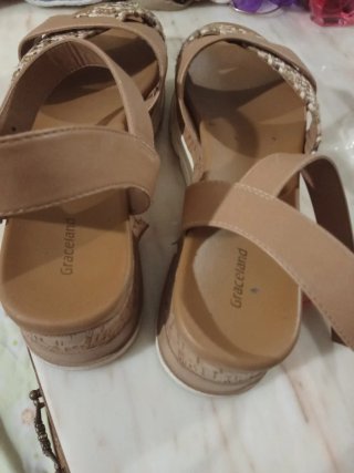 Sandalias cuña marrón y multicolor