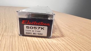 Electrotren 5057K Coche 2a clase RENFE BB1-5252 H0