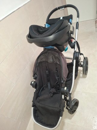 Carro gemelar negro