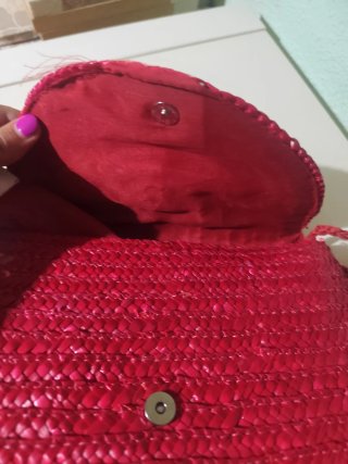 Bolso de rafia rojo conchas