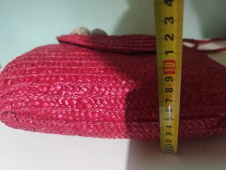 Bolso de rafia rojo conchas
