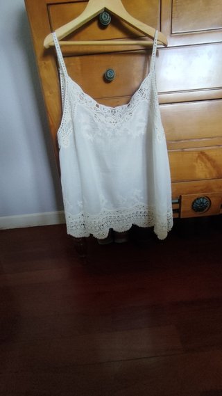 Camisa nueva, de tirantes con encaje