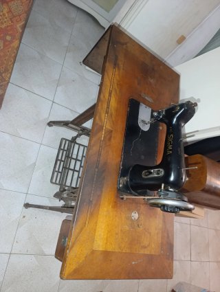Máquina de coser antigua SIGMA con mueble original