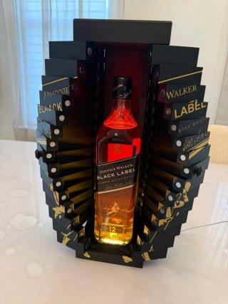Vitrina Johnnie Walker (Negro, Azul, Rojo)