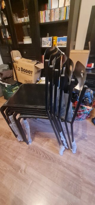 Sillas de hierro negro tubulares