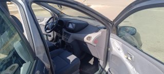Nissan Almera 2005
