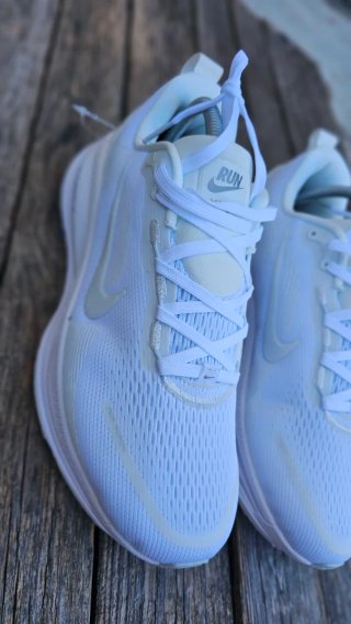 Nike Vomero plus Zoom X