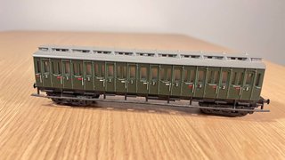 Coche pasajeros verde antiguo H0